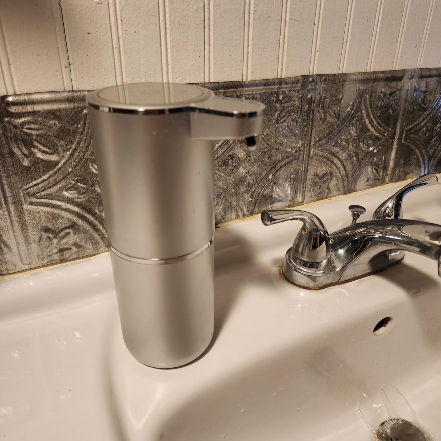 Hands-Free Gel Soap Station