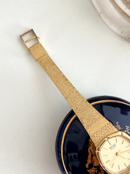 Soap Dish w Drain Chute (2)